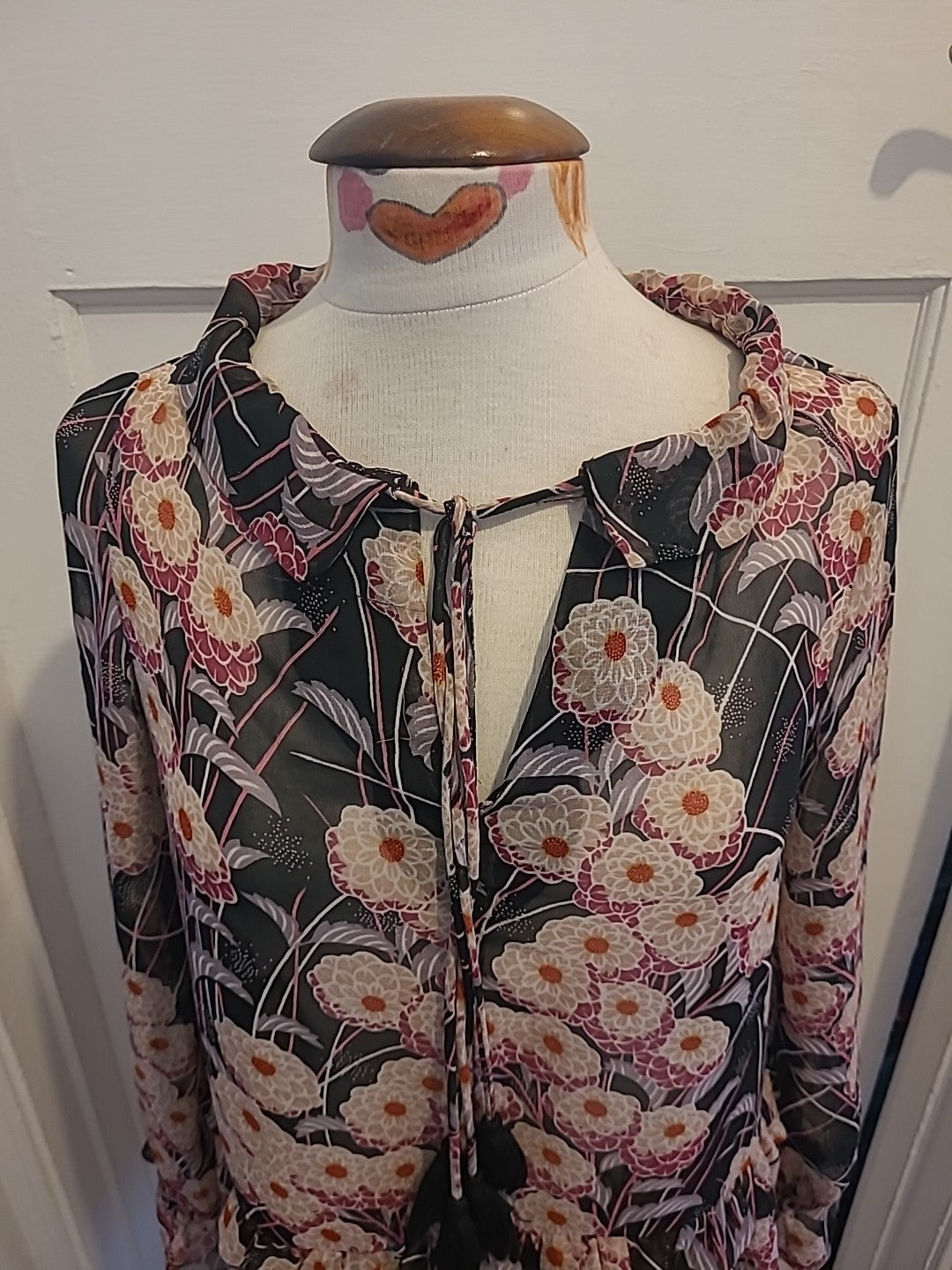 Ladies Asos Size 6 Black Peach Pink Floral Long Sleeved Blouse