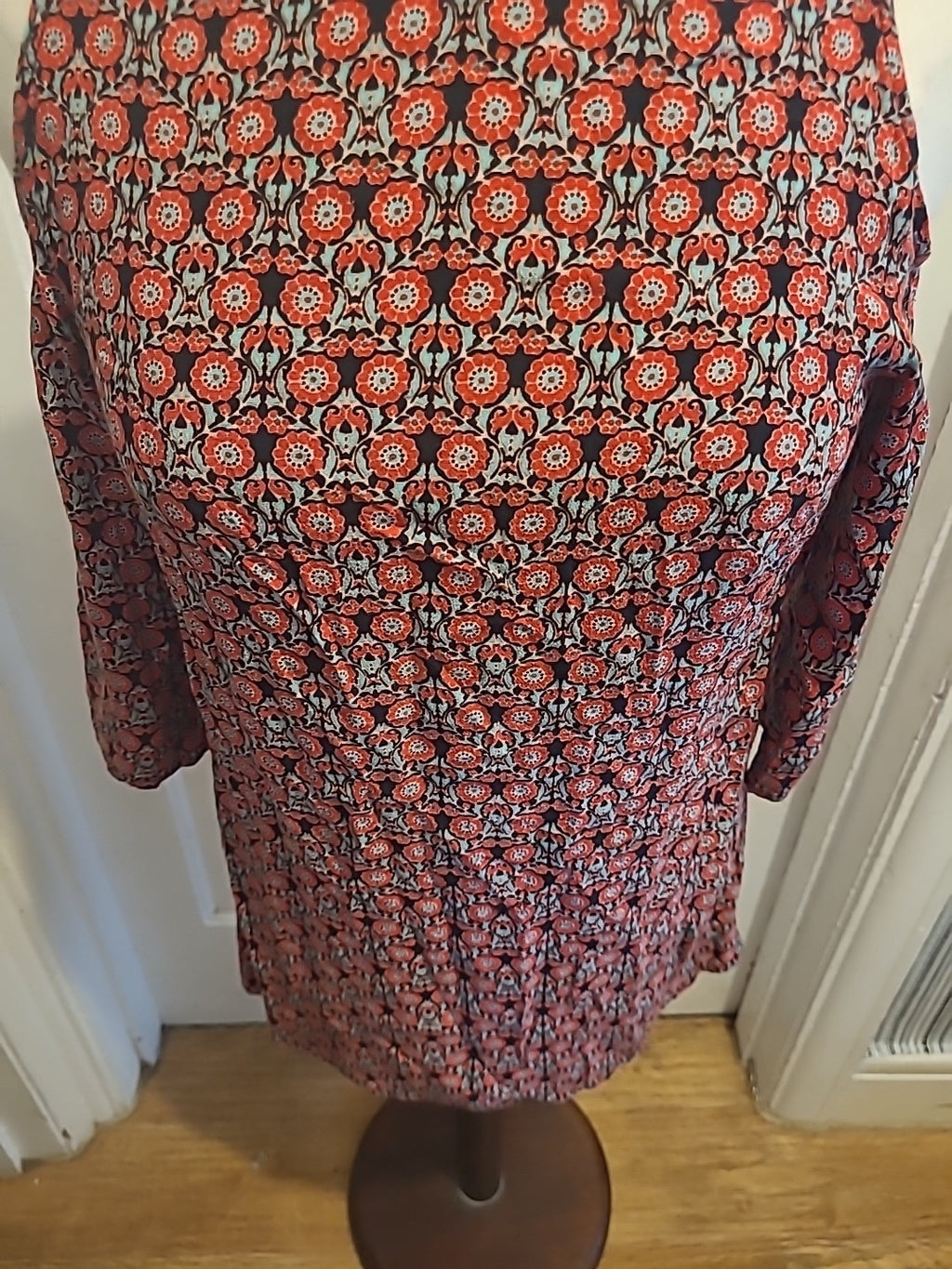 Ladies Size Small Red Green Open Shoulder Short Sleeved Blouse