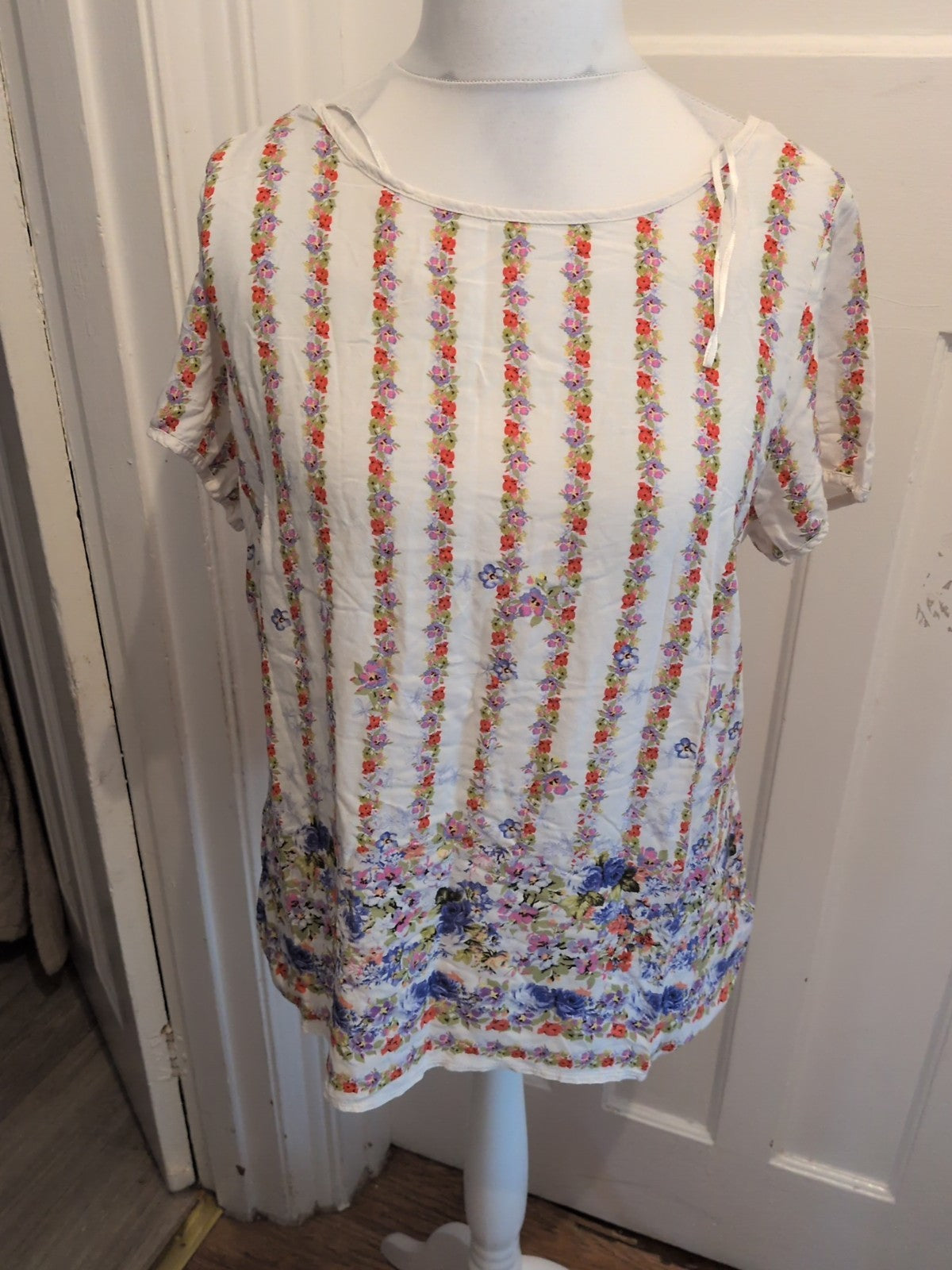 Tu 16 White Floral Ultra Lightweight Short Sleeve Blouse