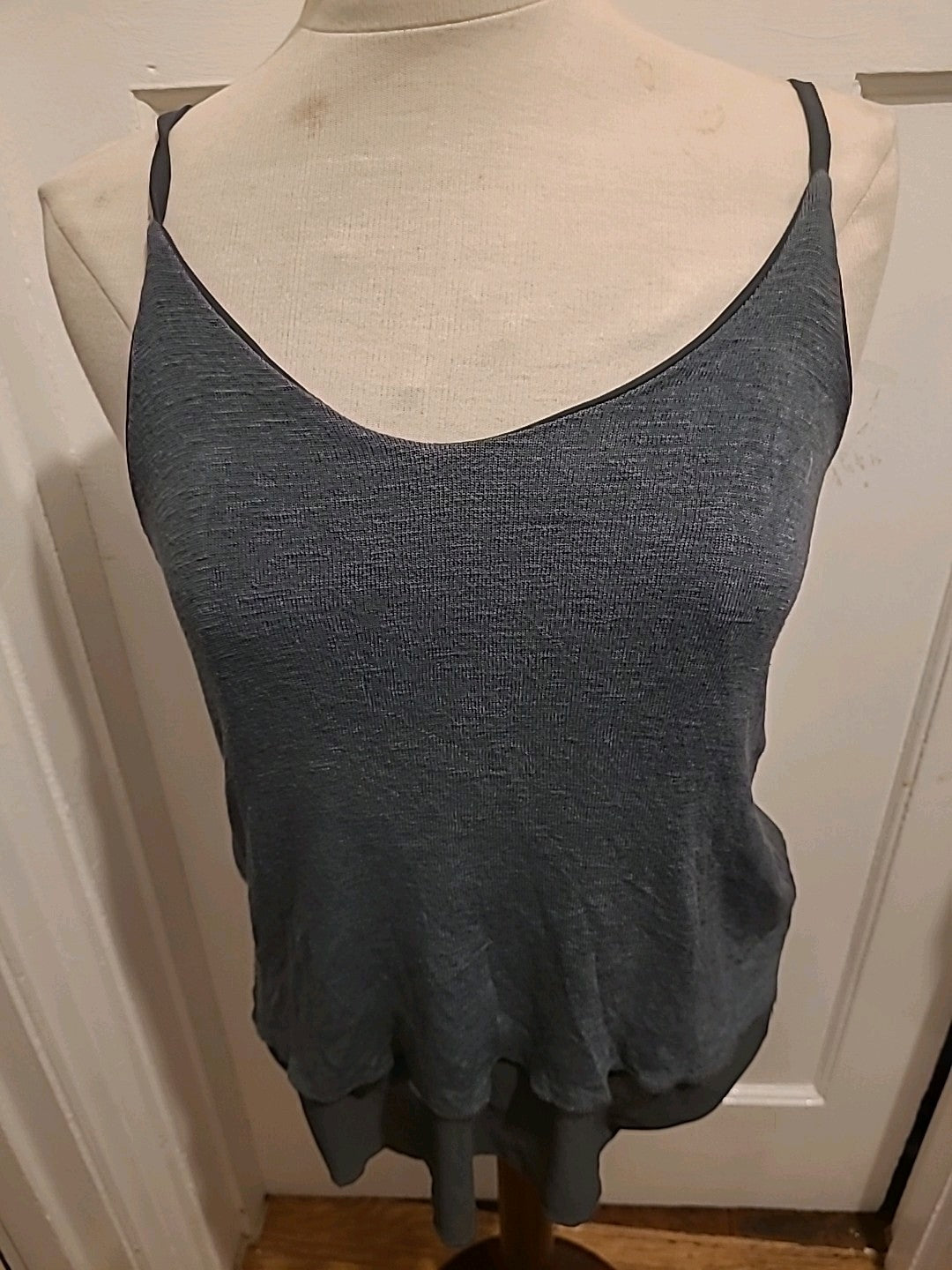 Ladies Dreams Size Large Grey Lined Sleeveless Tshirt