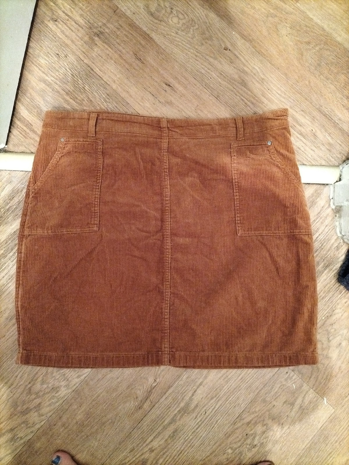 Ladies Tu Size 18 Burnt Orange Ribbed Skirt