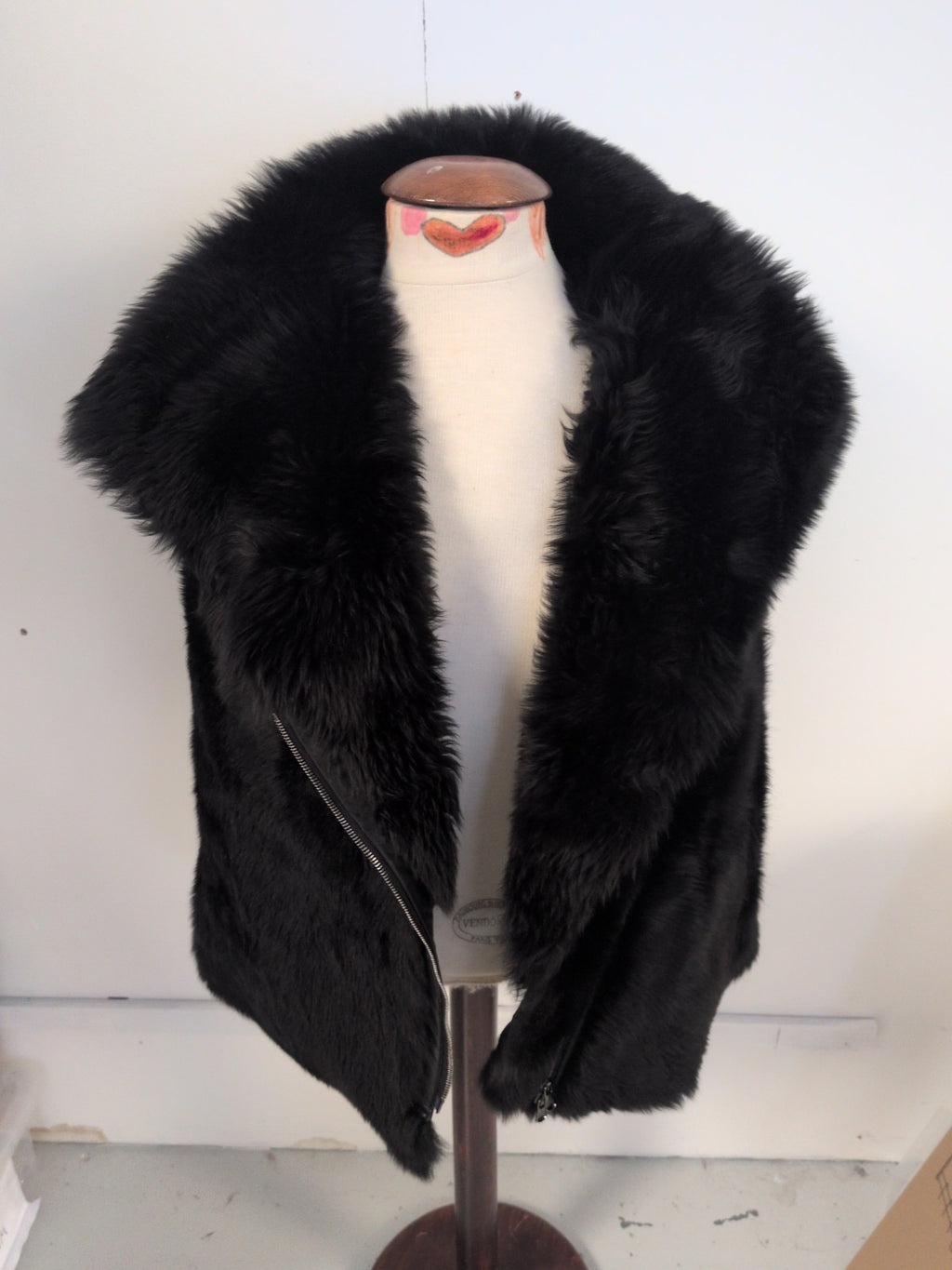 M/L Black Faux Fur Fluffy Full Fip Sleeveless Gilet