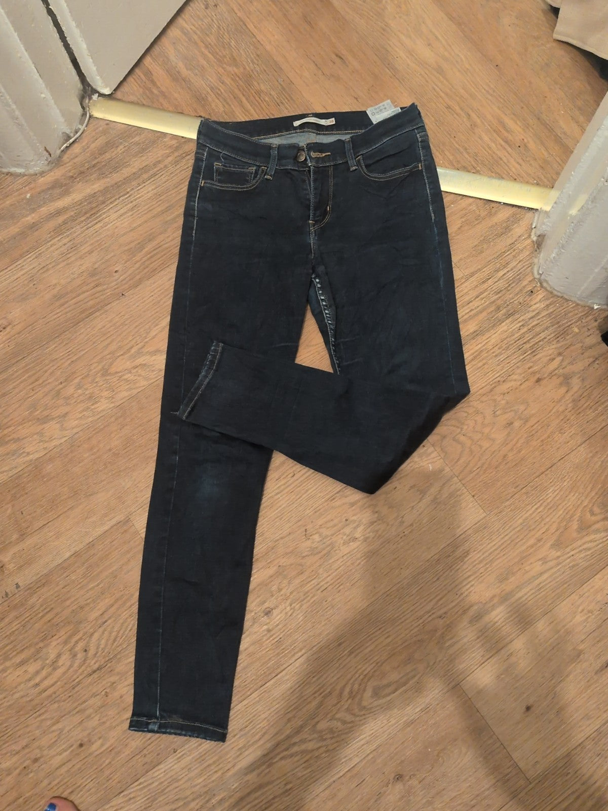 Levis 710 Super Skinny 28" Jeans