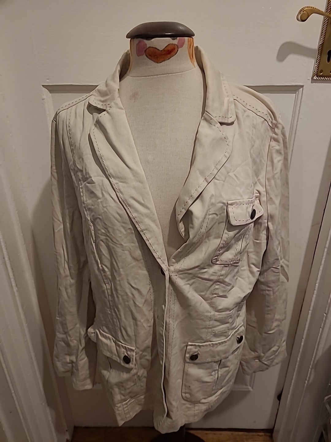 Ladies Maine Size 16 Cream Long Sleeved Jacket
