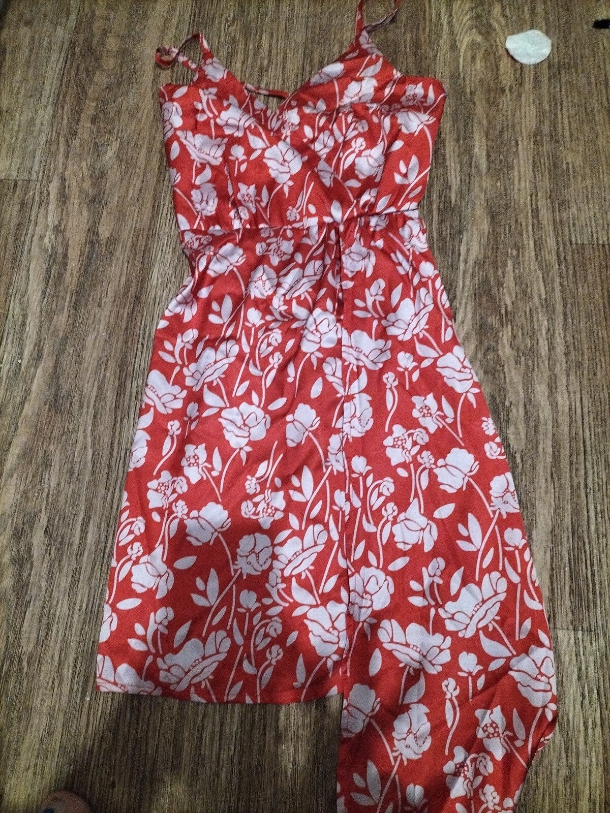 Ladies Size Xs Shein Red And White Roses Chris Cross Strappy Top