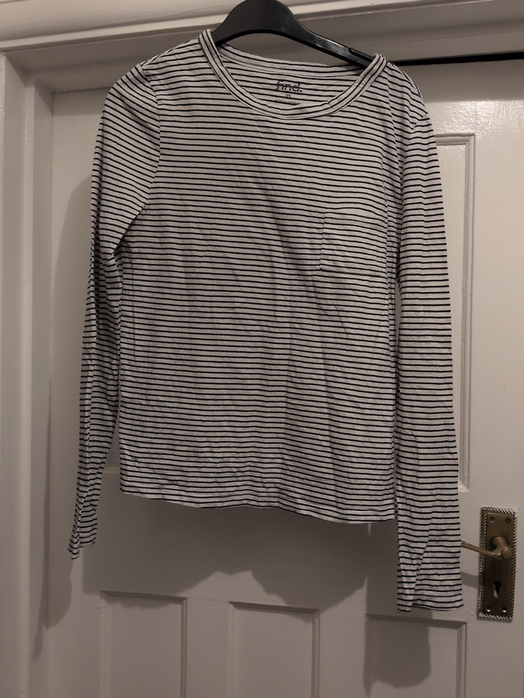 Find XS White Stripe Long Sleeved T-shirt Top