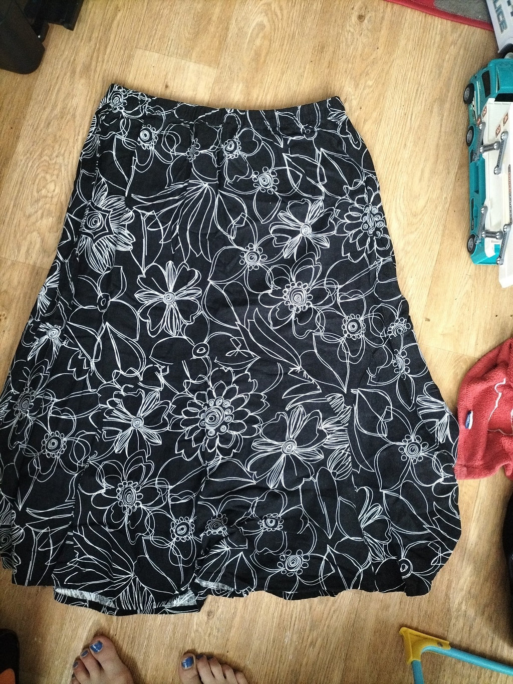 Ladies Signature Experience Size XL Black And White Floral Elasticated Flare...