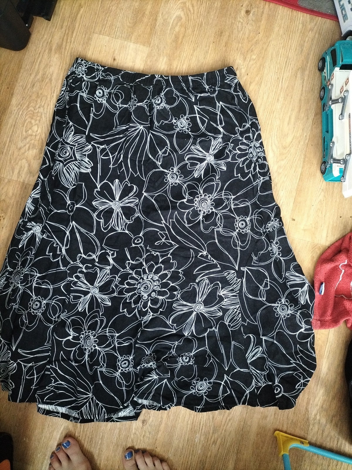 Ladies Signature Experience Size XL Black And White Floral Elasticated Flare...