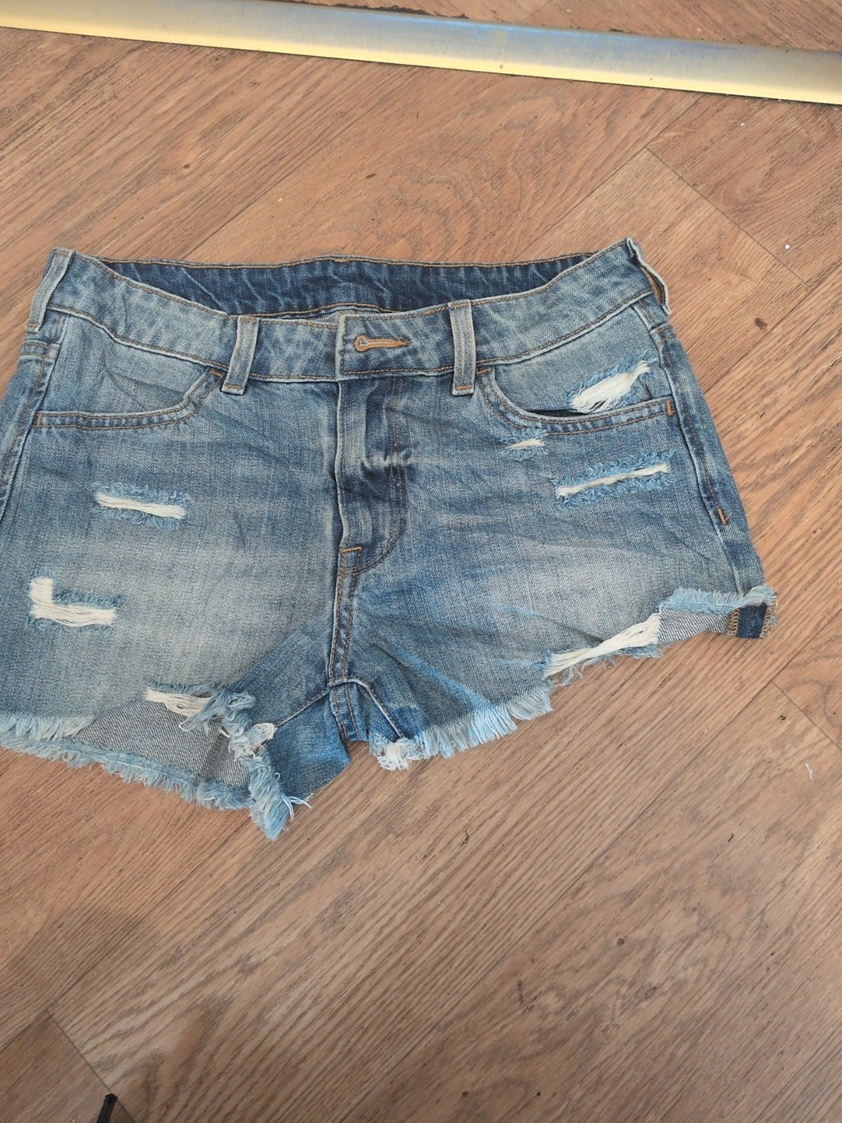 Ladies Size 8 Regular Waist denim Shorts