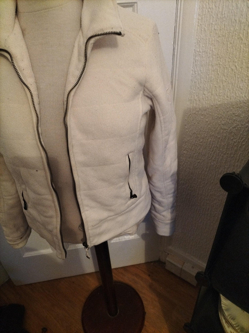 Ladies Champion Size Medium Winter White Zip Through Jacket