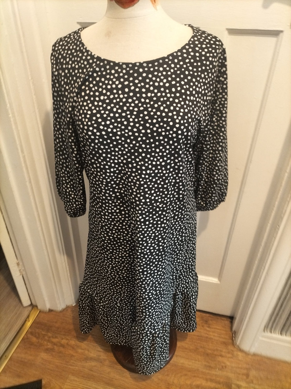 Ladies Tu Size 16 Black/White Spotted Mid Sleeved Dress