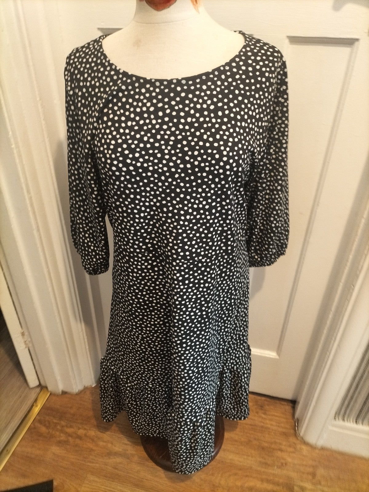 Ladies Tu Size 16 Black/White Spotted Mid Sleeved Dress