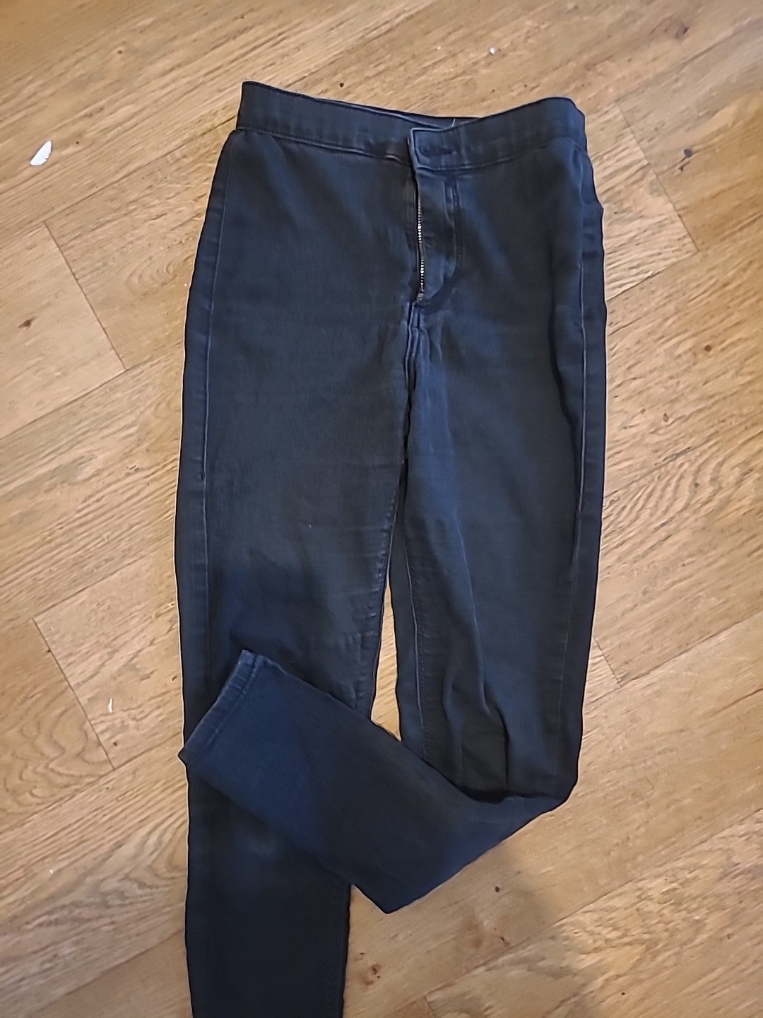 Ladies Topshop Size 26x30 "Joni" Black Jeans
