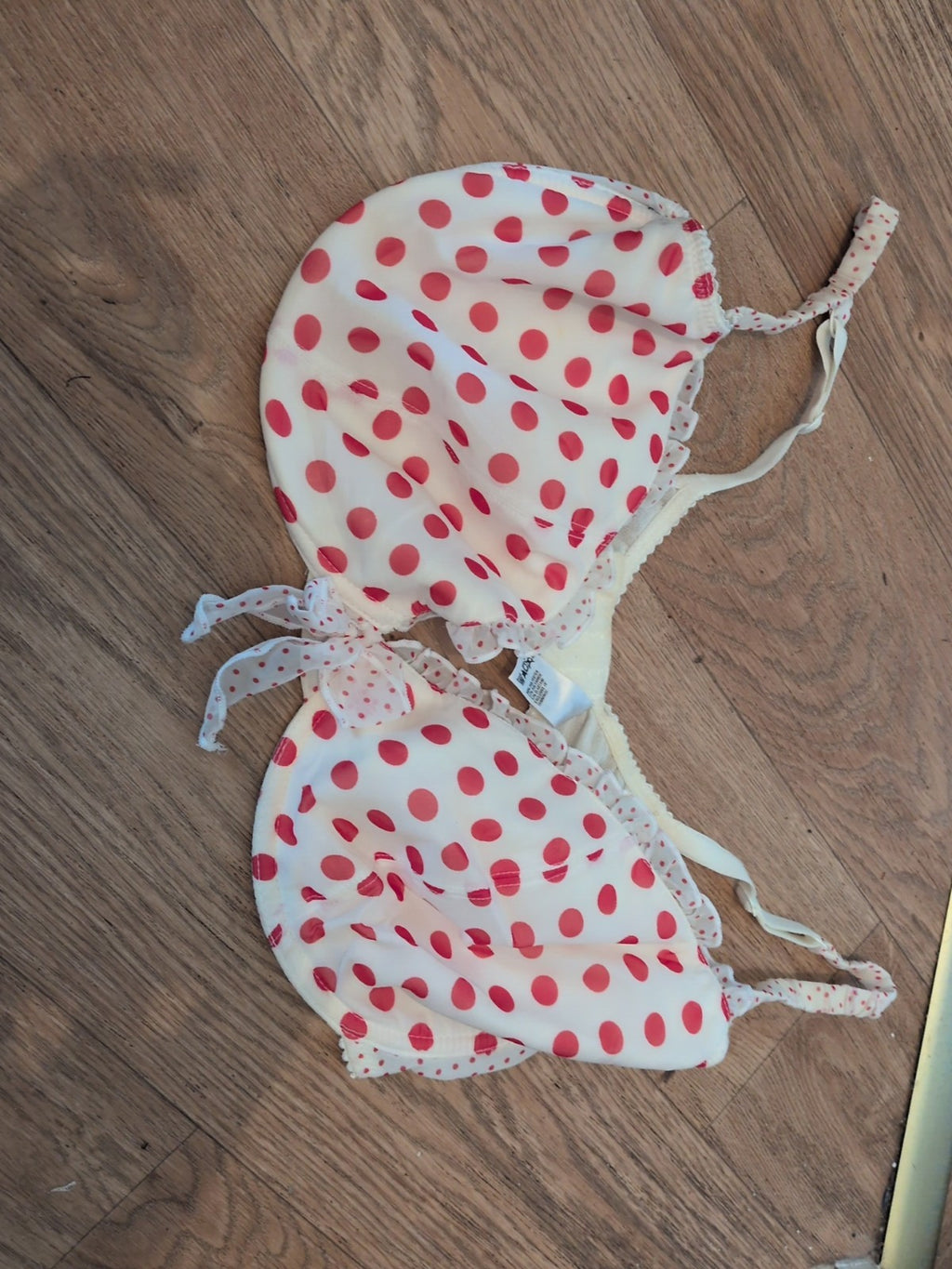 Ceriso 40DD Red Spotted Padded And Wired Bra