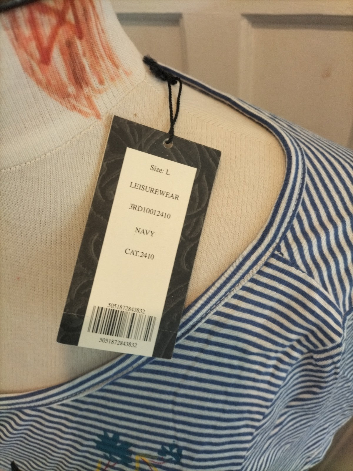 Ladies Brand New T.shirt Size Large Collection By First Avenue