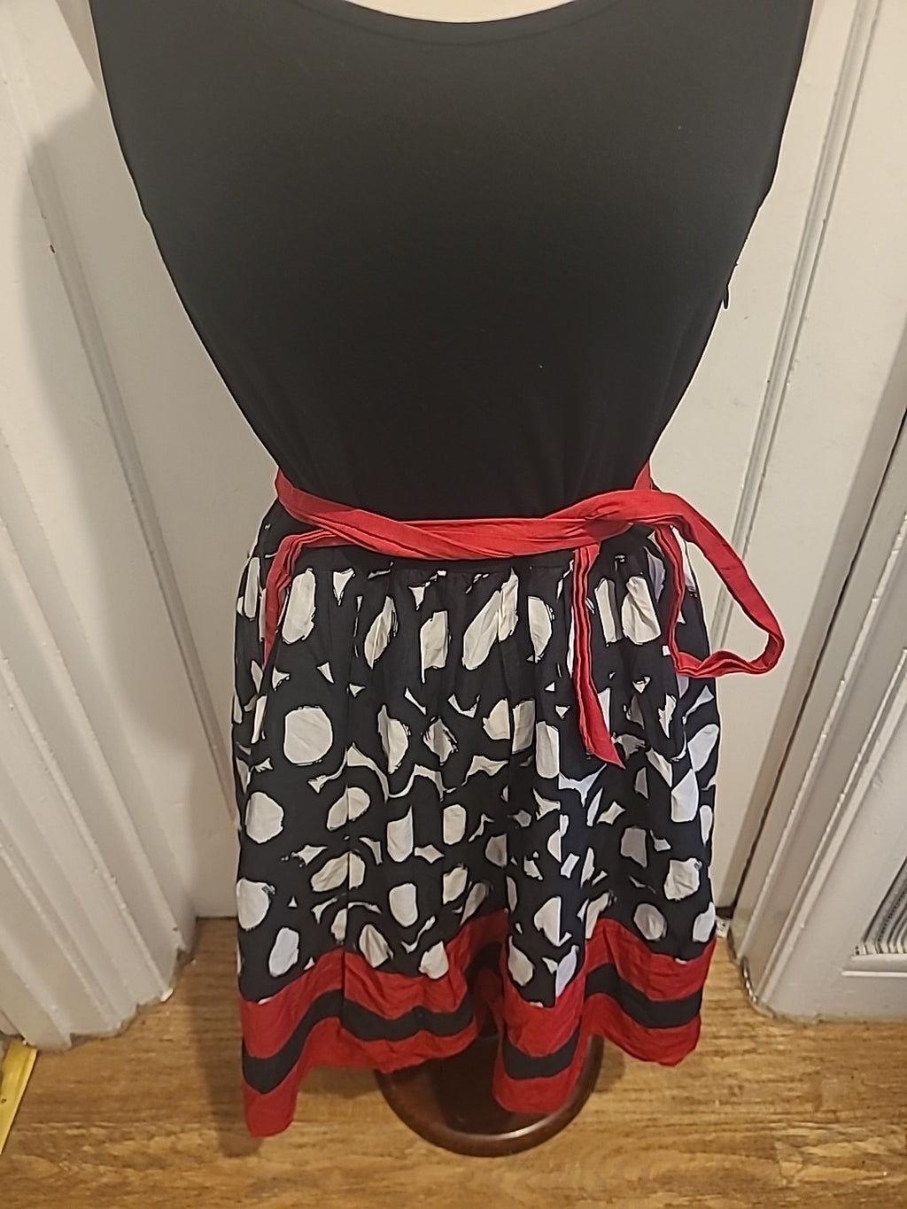 Ladies M&S Collection Size 14 Black And Red Sleeveless Dress With Belt
