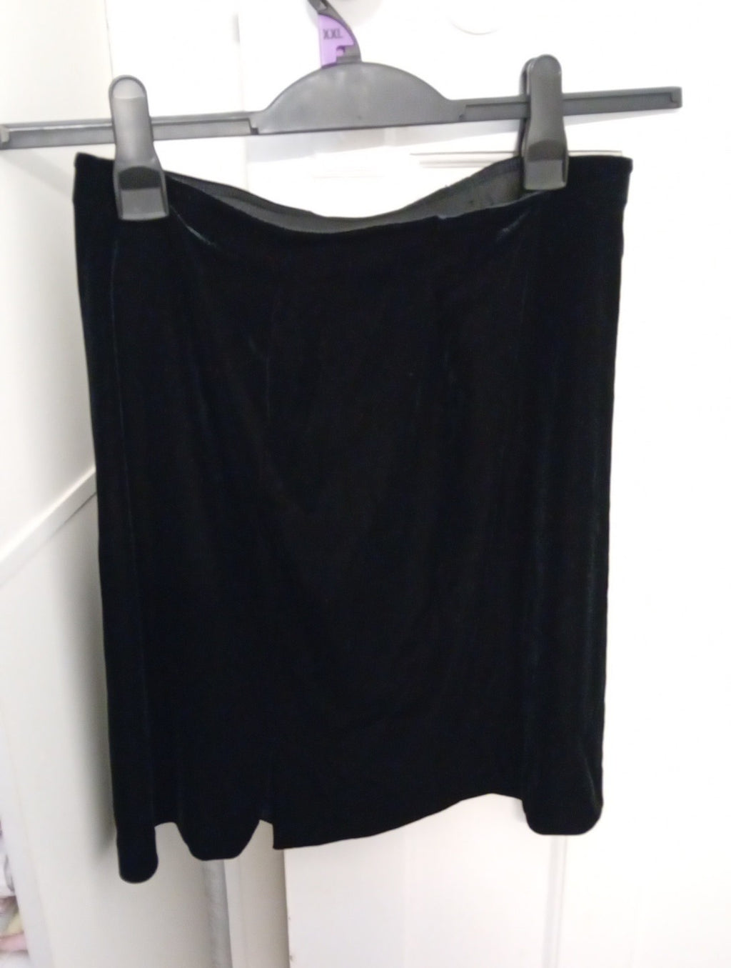 Ladies St Michaels Black Velvet Skirt Size 14
