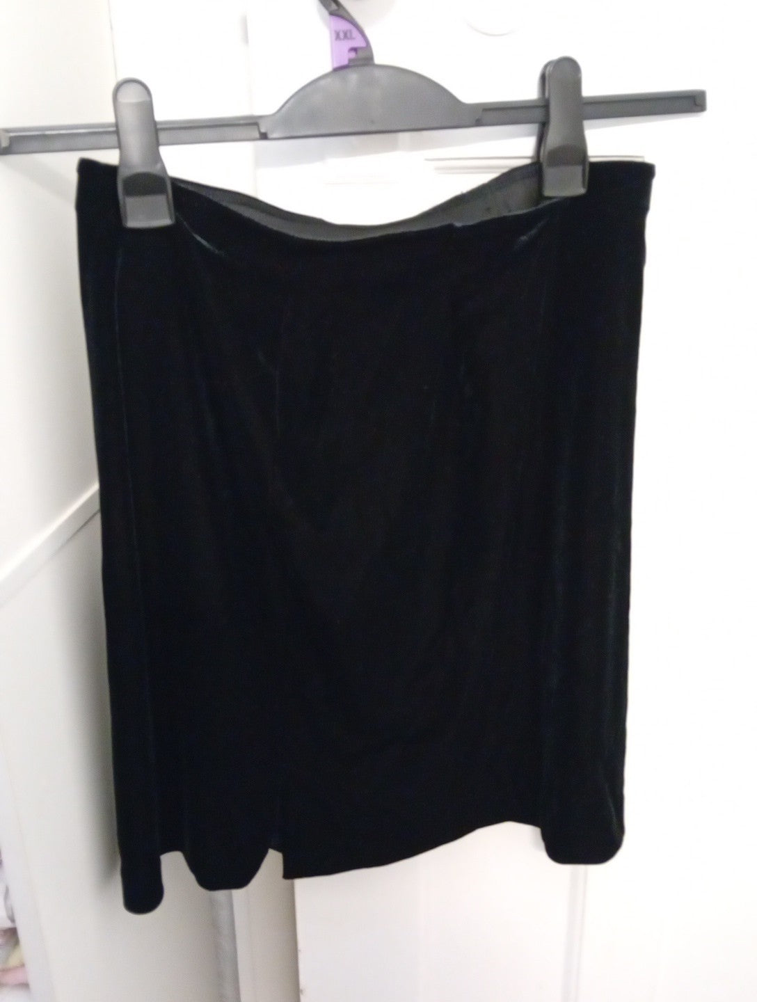 Ladies St Michaels Black Velvet Skirt Size 14