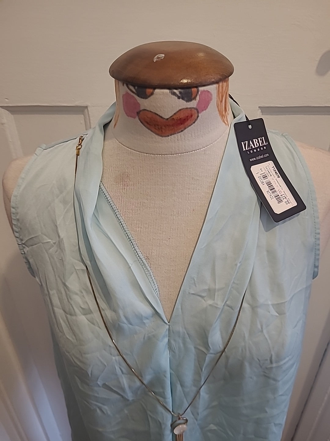 Ladies Izabel London Size 10 Mint Sleeveless Tshirt