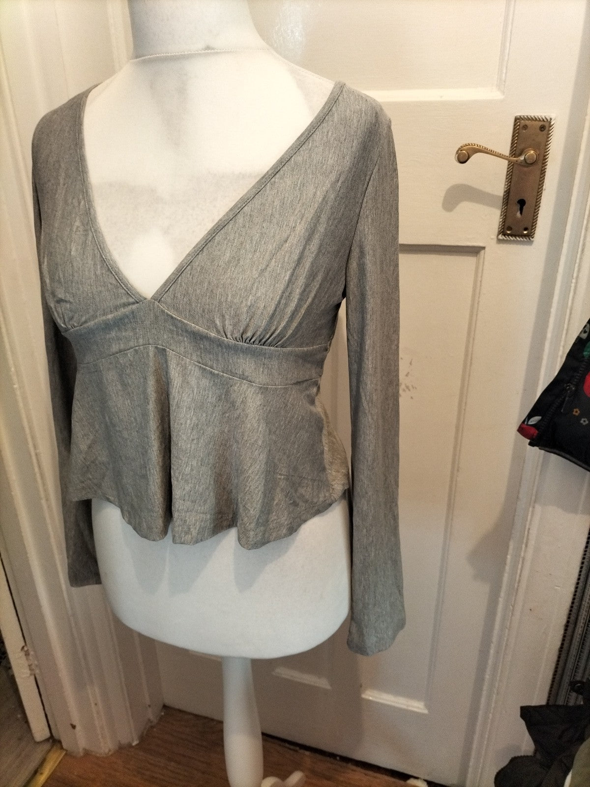 Ladies Size L Greg V Neck Long Sleeved Tshirt