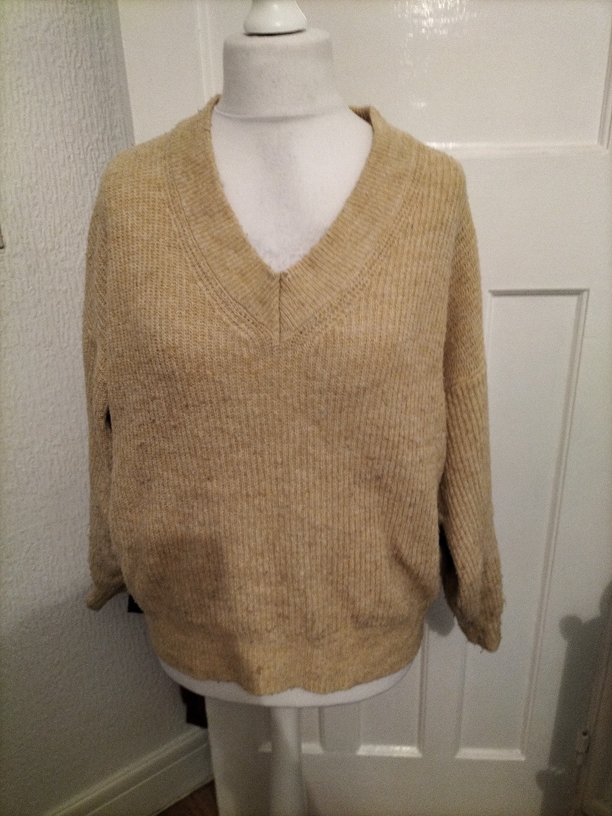 Ladies Dunnes Size Medium Beige Yellow V Neck Jumper