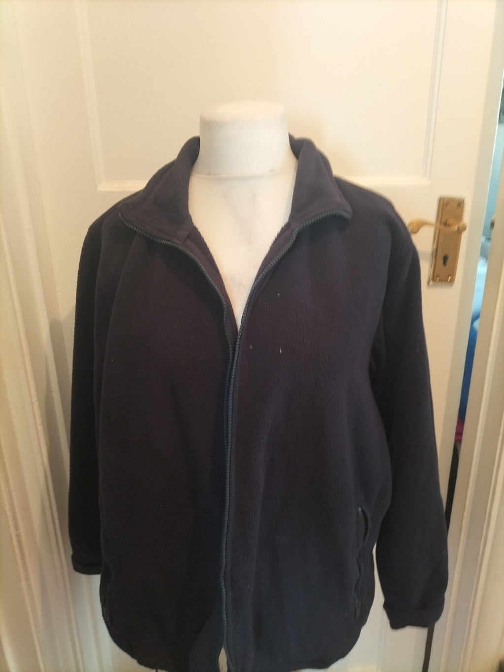 Mens One Valley Size Large Navy Full Zip Jumper