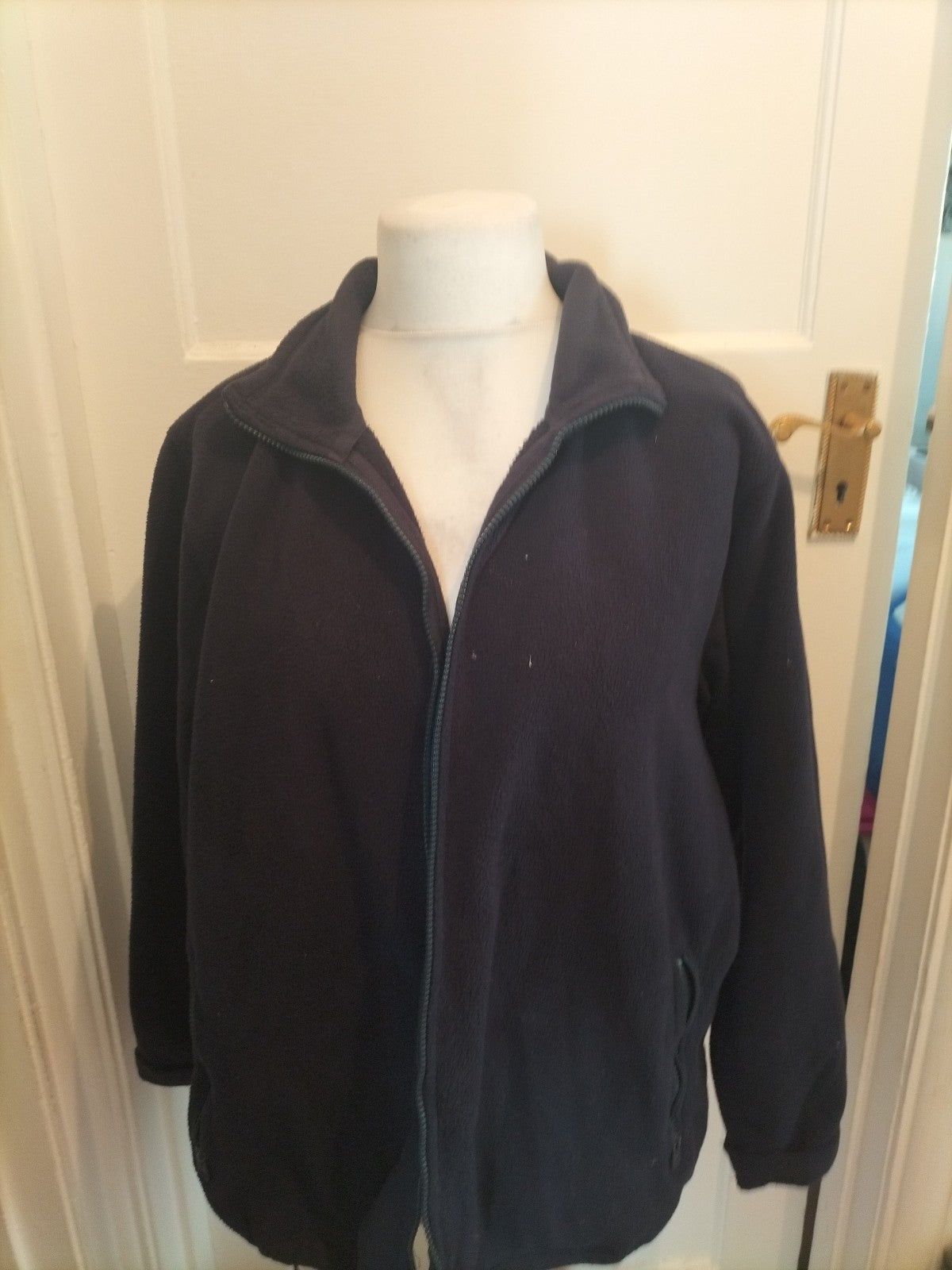 Mens One Valley Size Large Navy Full Zip Jumper