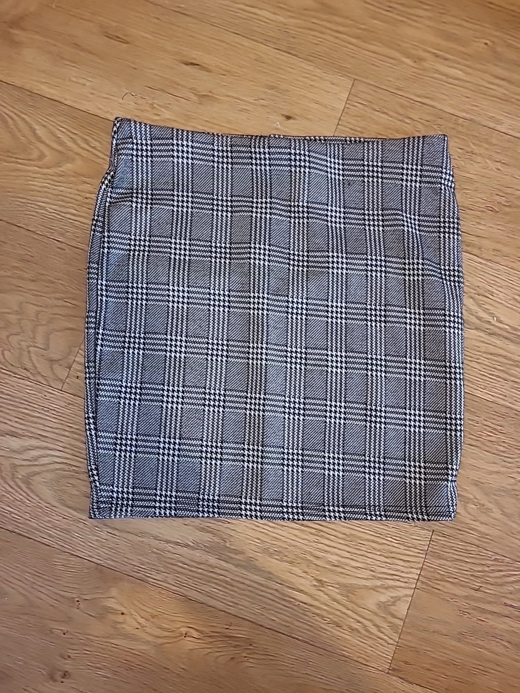 Ladies Primark Size 10 Black/White Check Elasticated Skirt