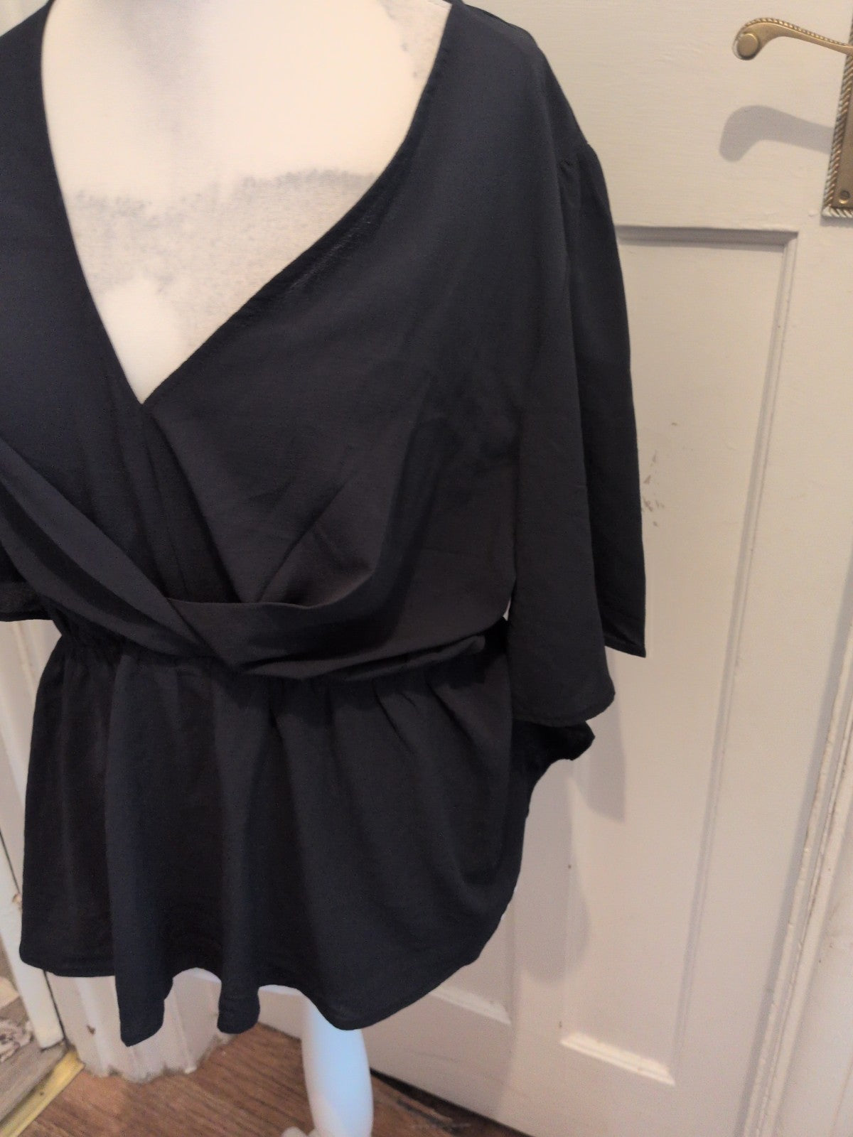 Boohoo L/XL Black Short Sleeve V Neck Blouse