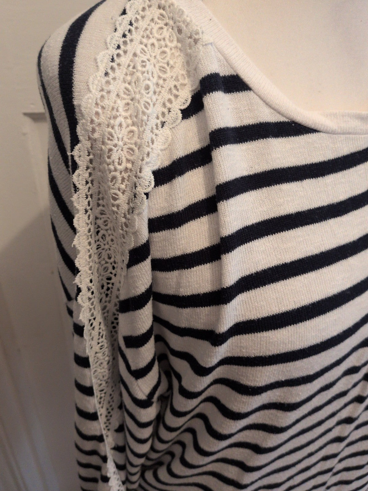 Tu 16 Black And White With Lace Trim Jumper