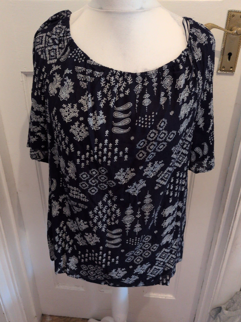 Bonmarche 14 Navy And White Patterned Short Sleeve Blouse