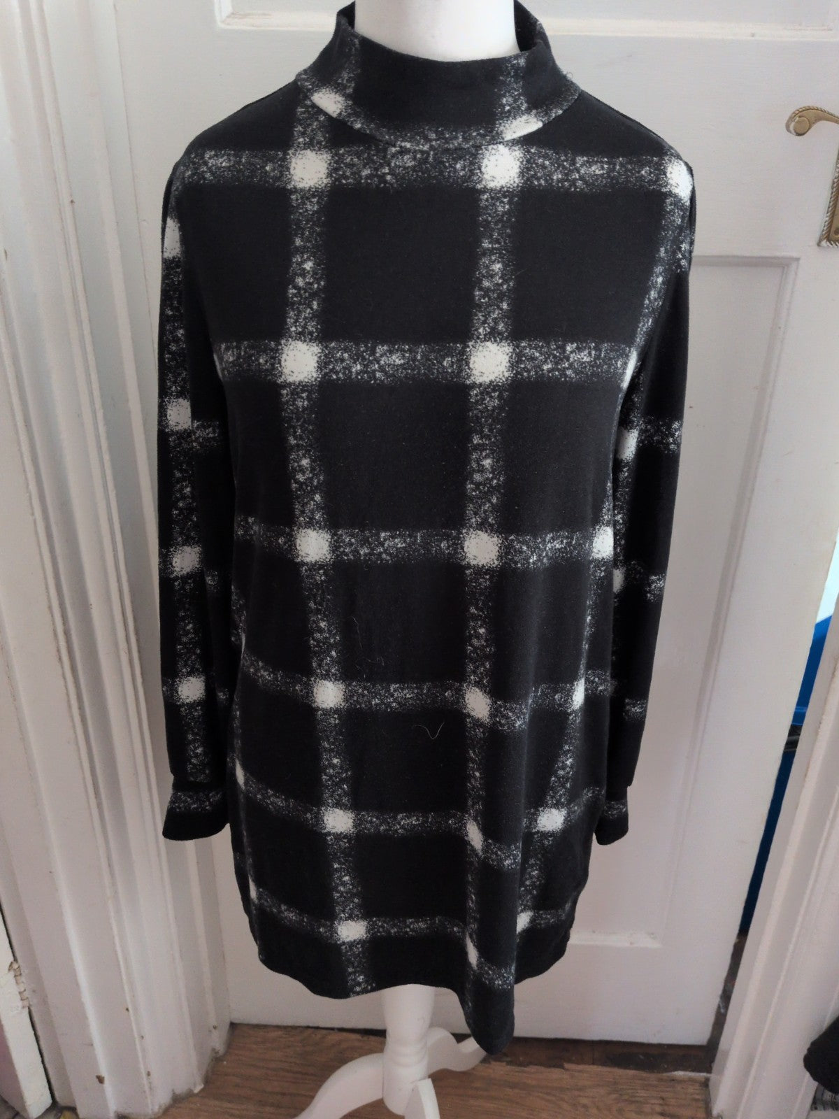 Nutmeg 14 Black With White Checks Long Sleeve Knee Length Jumper Dress