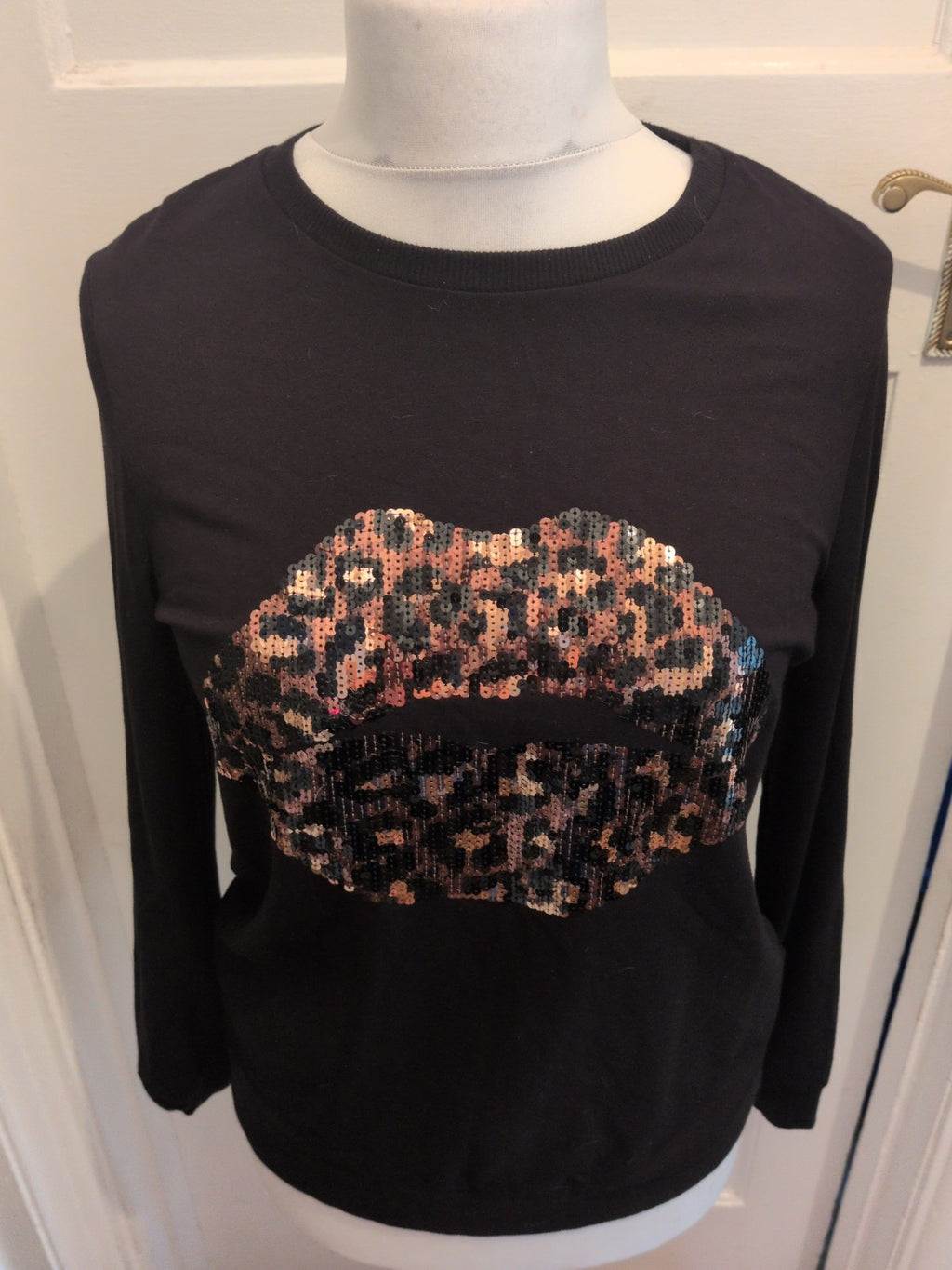 Tu 10 Black With Sequin Lips Long Sleeve Jumper
