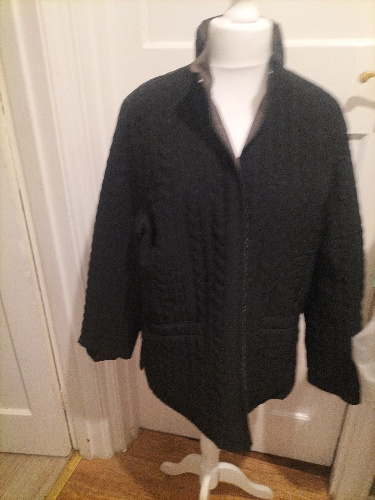 Ladies Size XL Black With Brown Lining Zipped Jacket