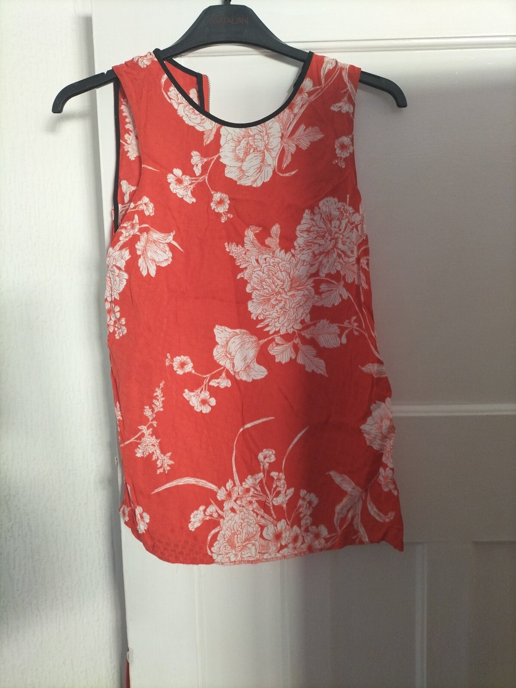 Ladies River Island Size 8 Red And White Sleeveless Blouse