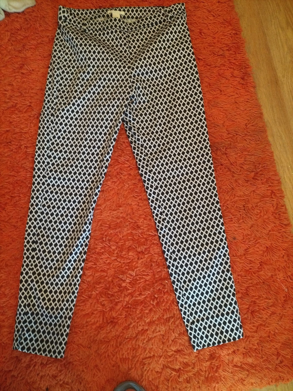 Ladies H+M Size 6 Black/white Trousers