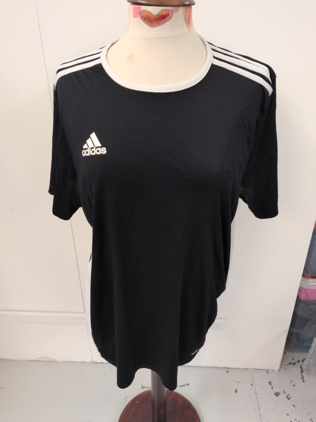 Adidas Large Black With White Trim Short Sleeve T-shirt