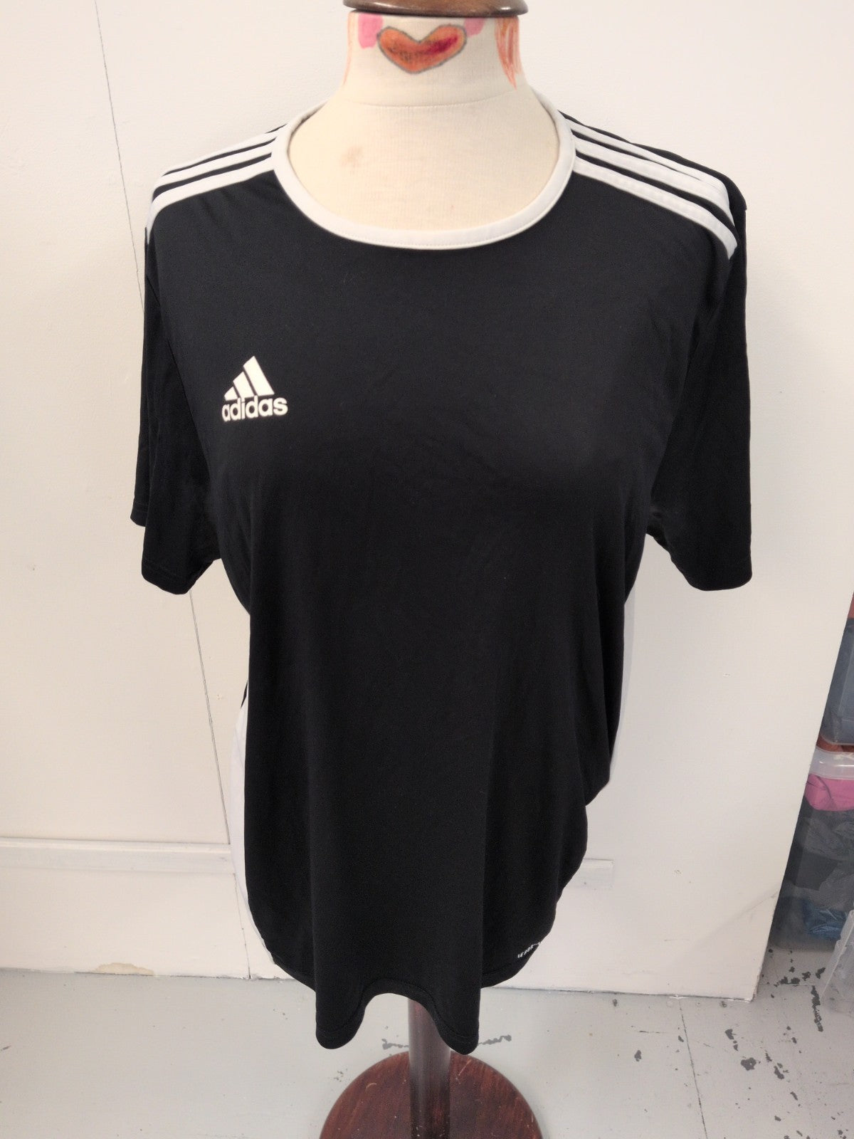 Adidas Large Black With White Trim Short Sleeve T-shirt