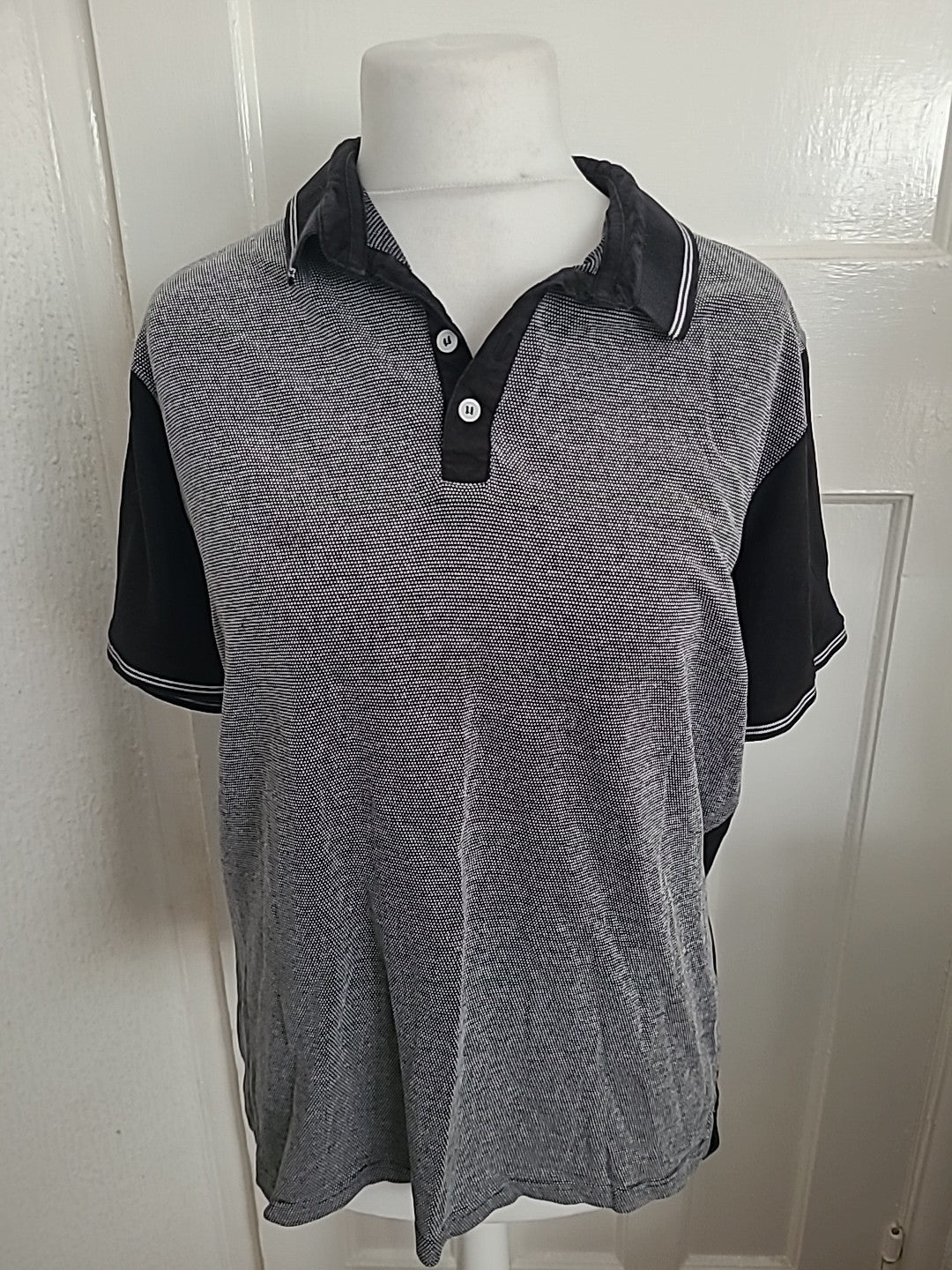 Mens Kangaroo Poo Size XL Grey And Navy Short Sleeved Polo