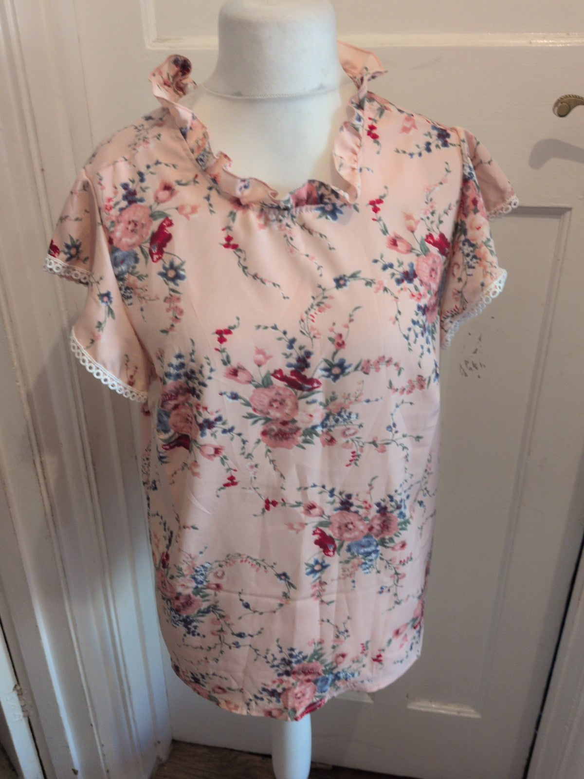 Ladies Size XL Pink Floral Short Sleeve Blouse