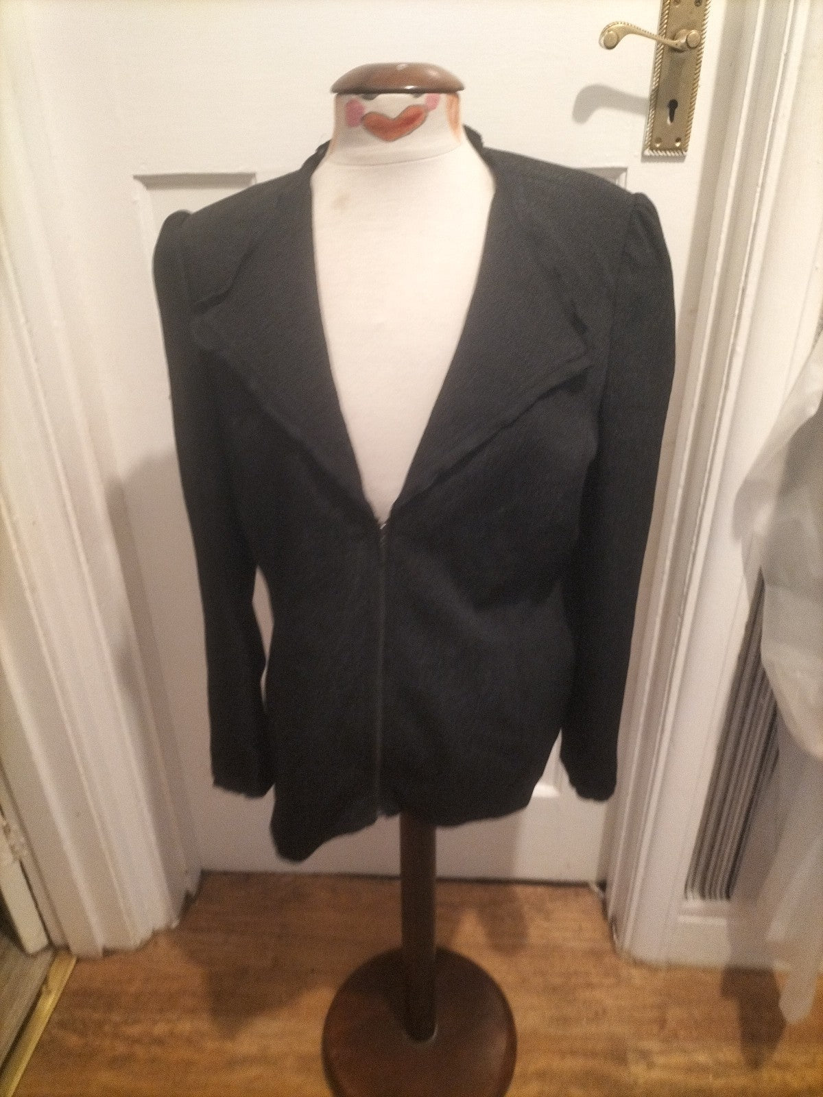Ladies Wardrobe Size 16 Black Patterned Lined Zip Through Jacket