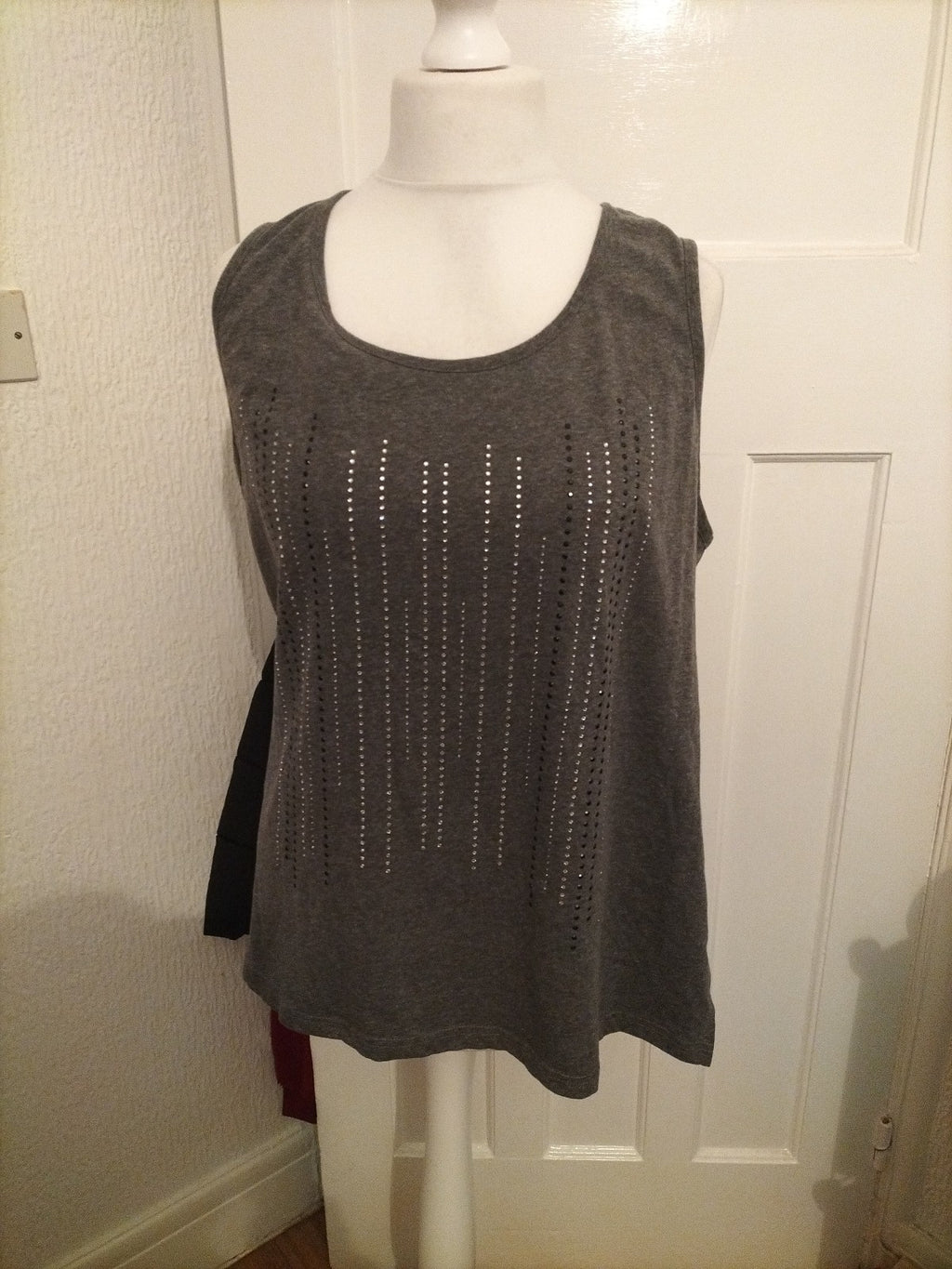 Ladies Bon Prix Size XL Grey Sleeveless Diamonte Tshirr