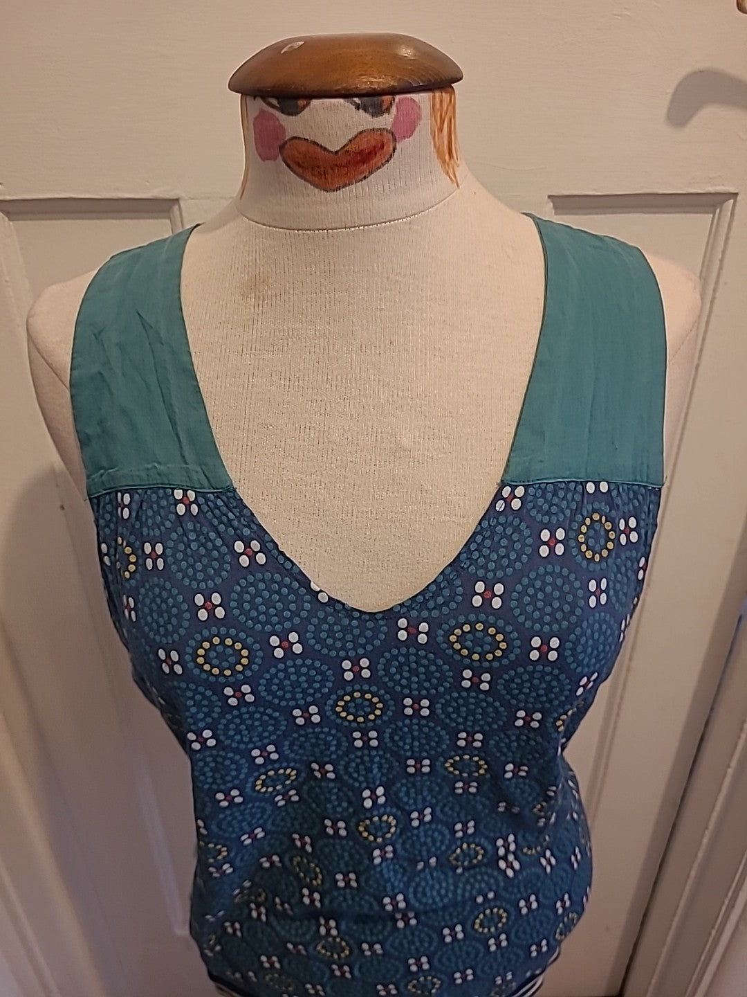 Ladies St-Martins Size Large Multi Sleeveless Blouse