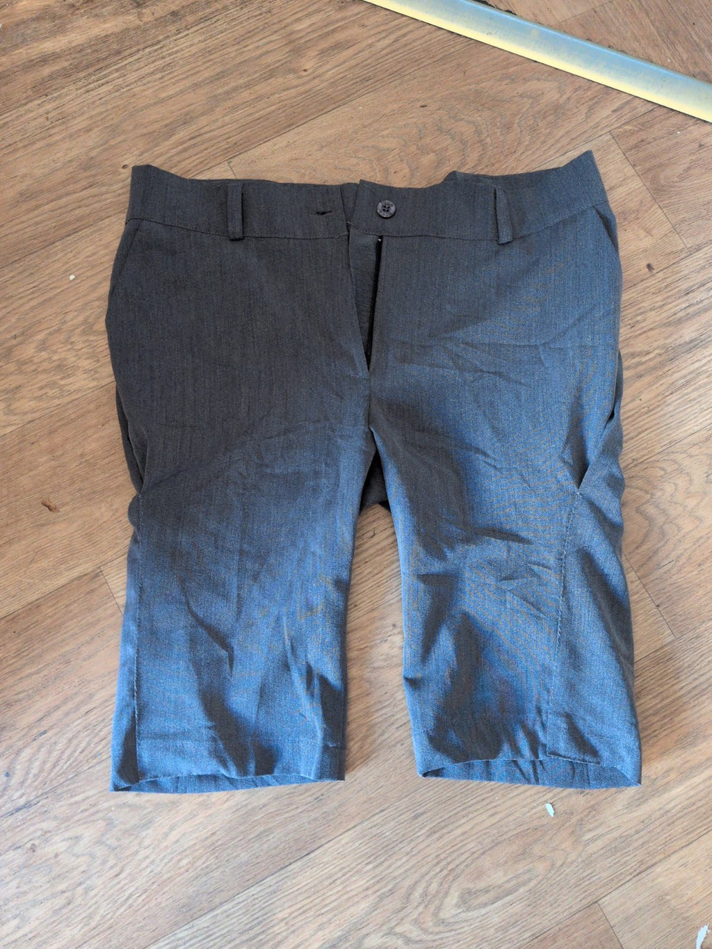 Ladies Diva Size 12 Grey Shorts