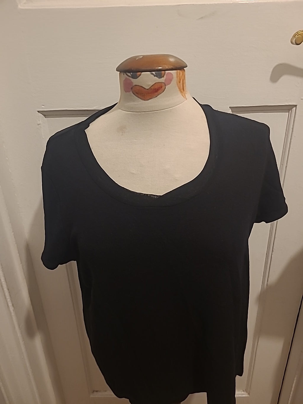 Ladies Ann Harvey Size 20 Black Short Sleeved Round Neck Tshirt(small Marks...