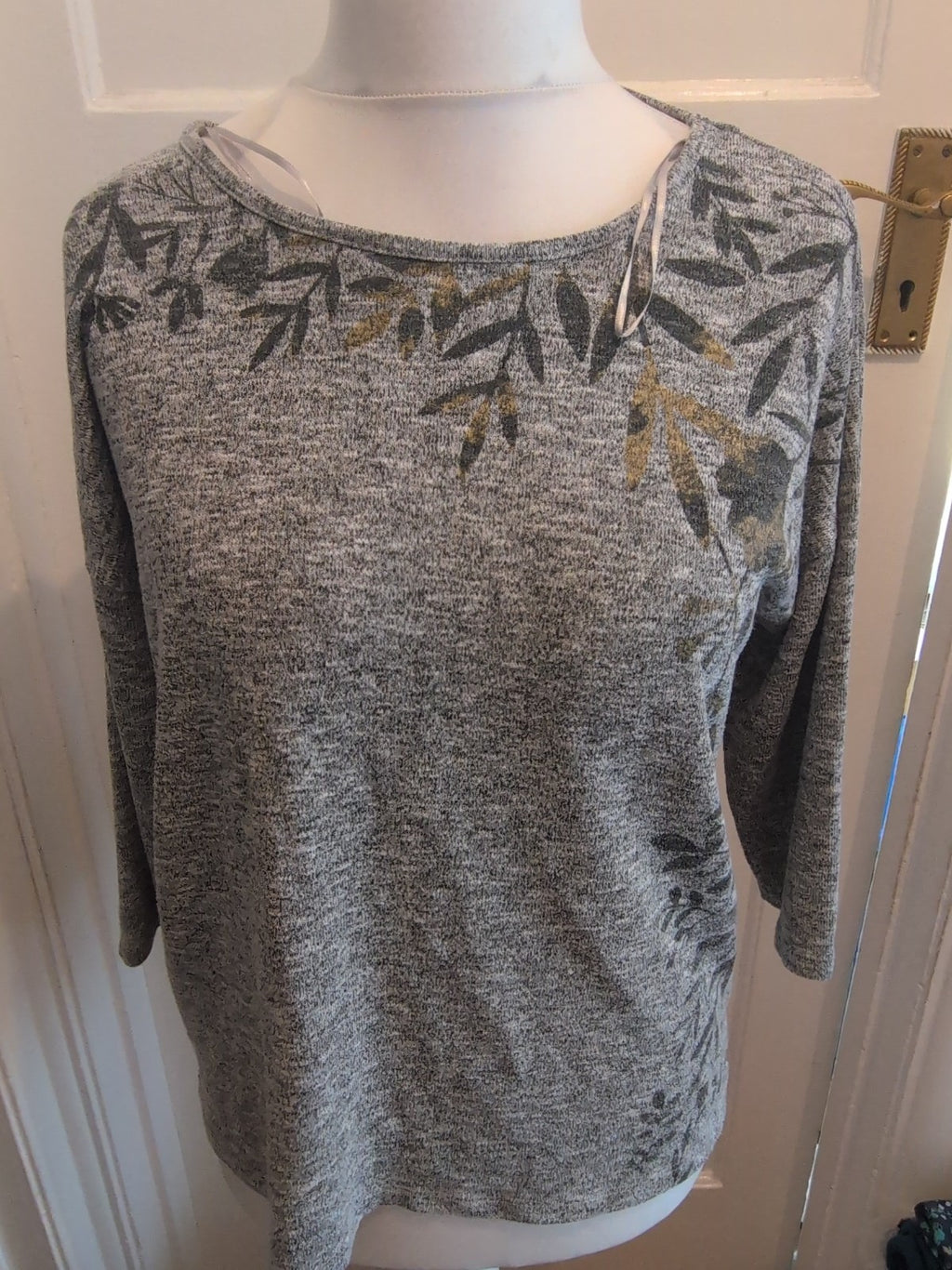 Papaya 14 Grey Fleck 3/4 Sleeve Floral Blouse
