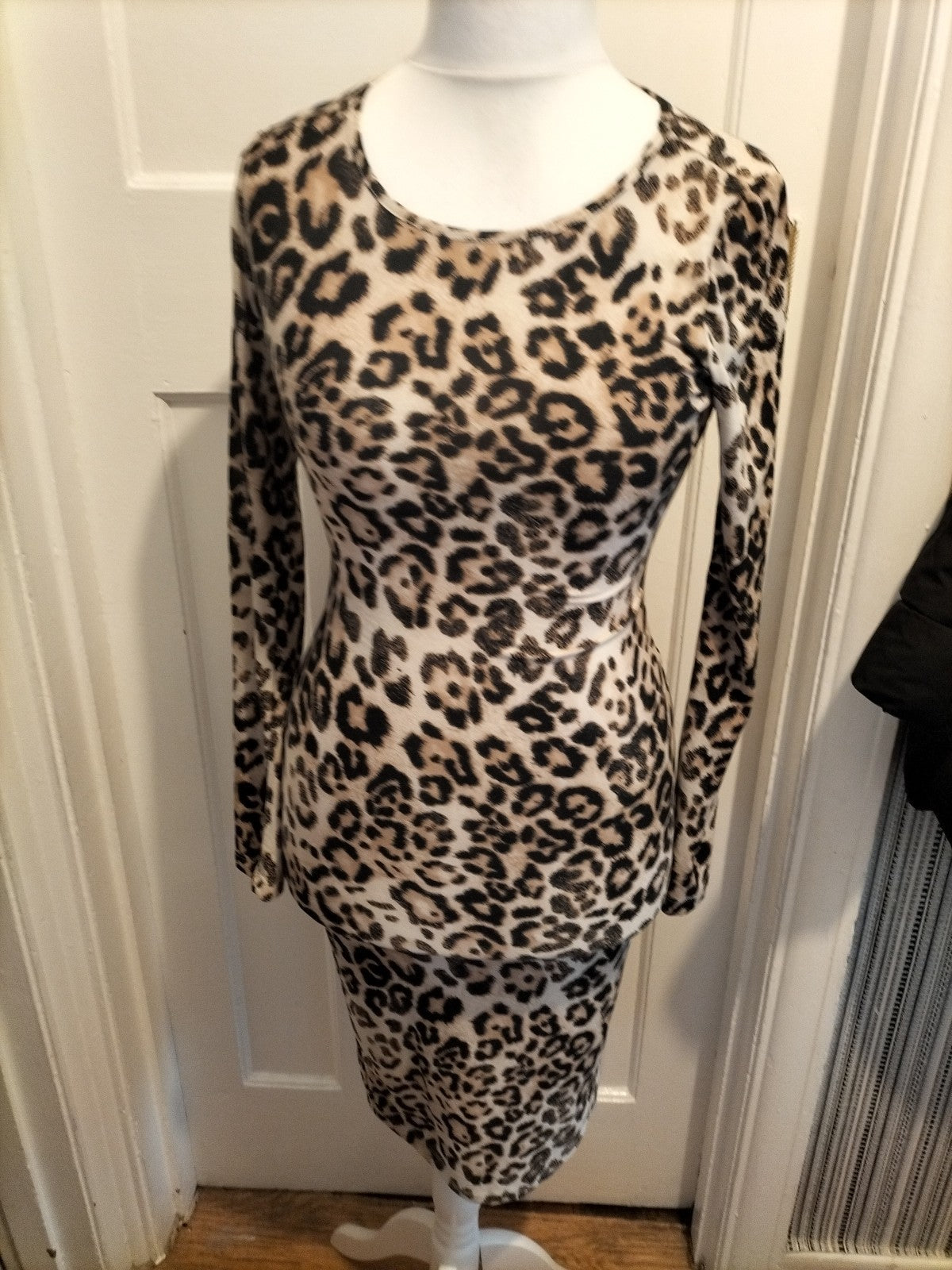 Ladies Sanssouci Size Medium Leopard Print Long Sleeved Dress