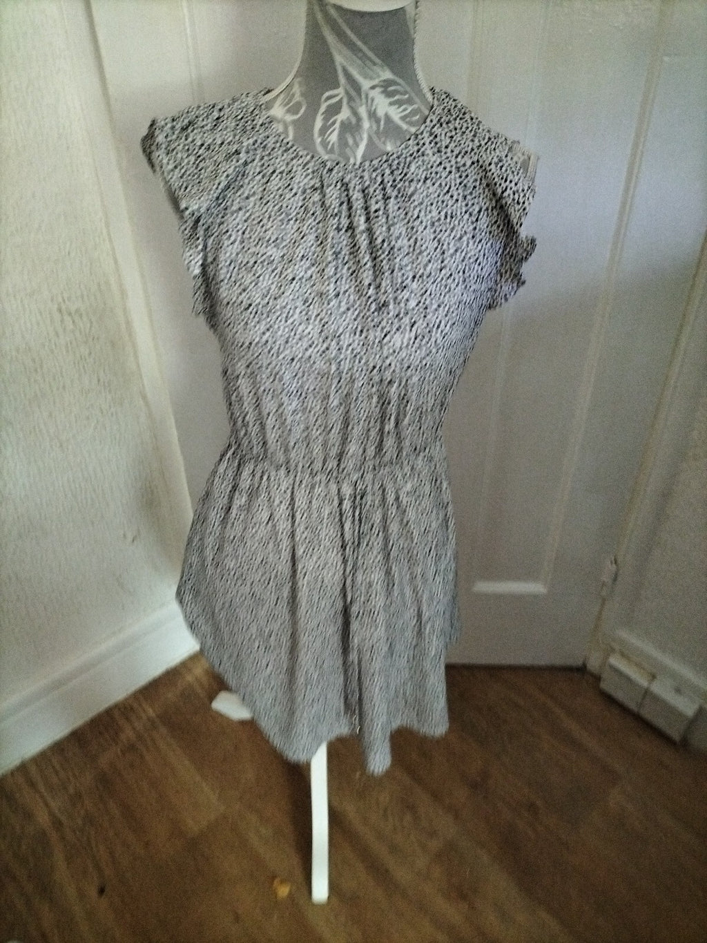 Ladies H&M Size 8 White Poka Dot Short Sleeve Dress