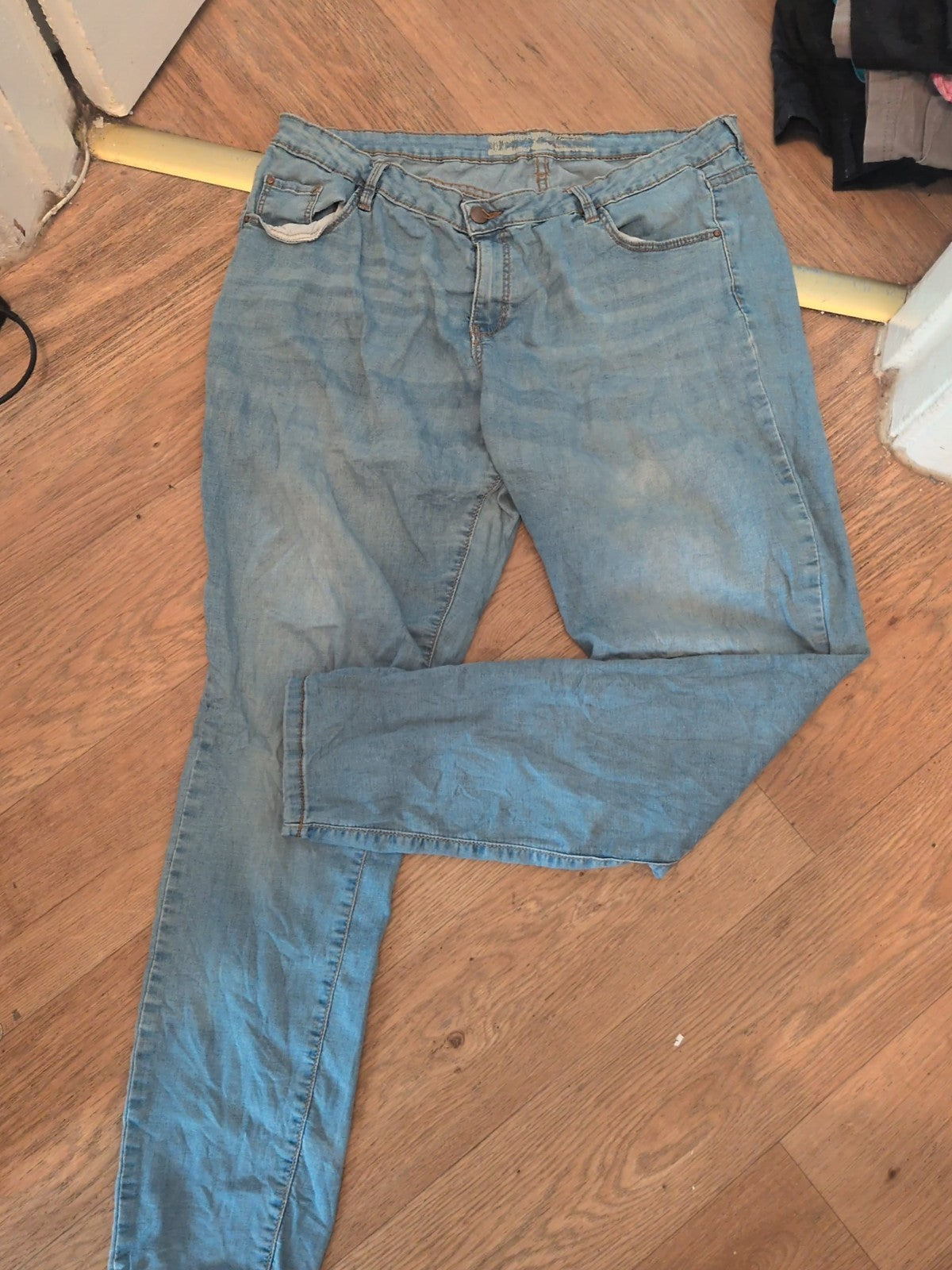 Denim&Co 16 Straight Jeans Elastication Gone
