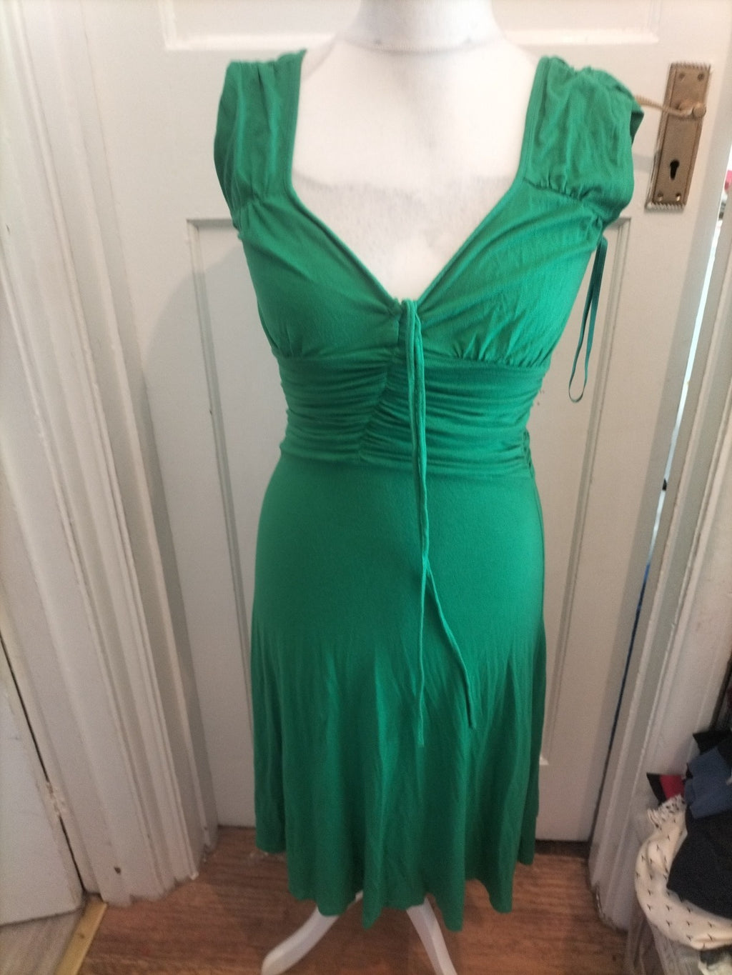 Red Herring 10 Green V Neck Sleeveless Dress